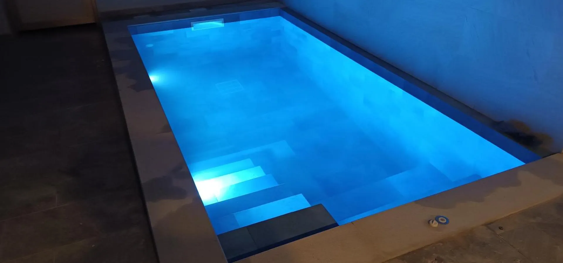 尼基季Twins House Pool 2别墅 度假居